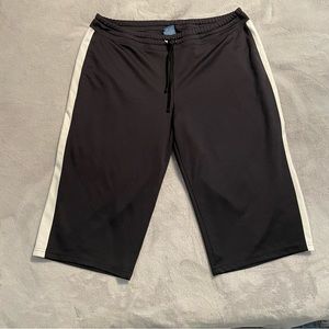 Reebok women’s long bike shorts size L